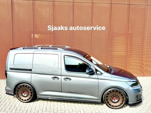 Caddy mk5 Cargo voorspoiler speciaal voor verlaagde caddy's hooglanszwart